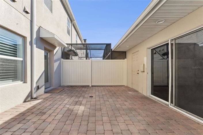 Image No.26-3 Bed Townhouse for sale