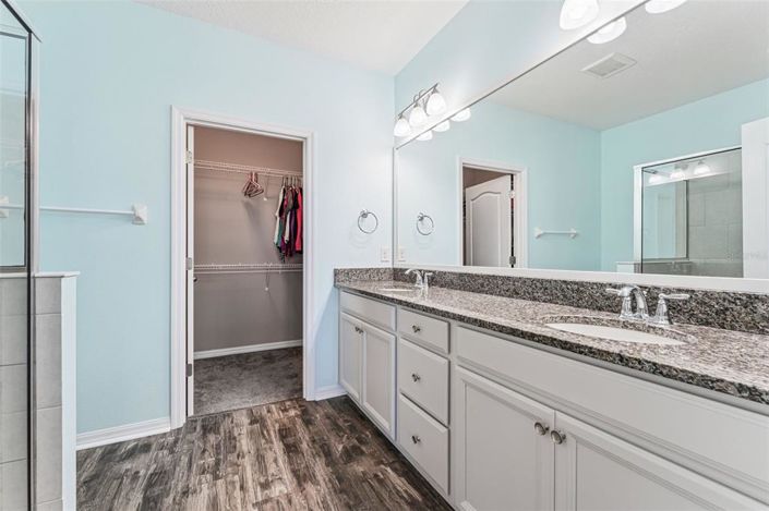 Image No.31-3 Bed Townhouse for sale