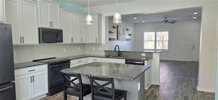 Image No.8-3 Bed Townhouse for sale