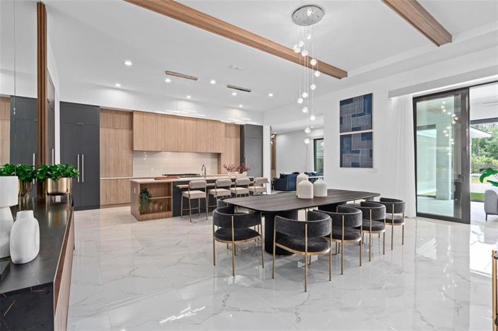 Image No.12-6 Bed House for sale