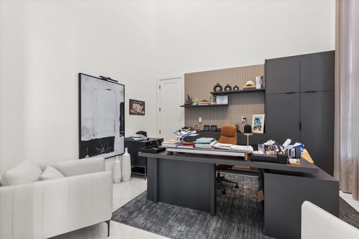 Image No.32-6 Bed House for sale