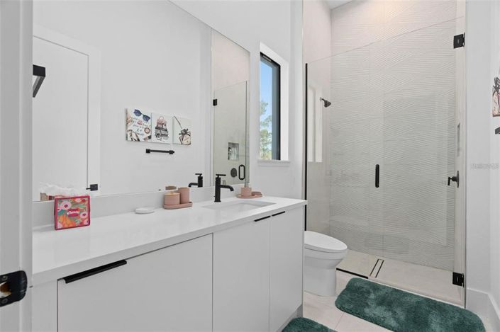 Image No.43-6 Bed House for sale