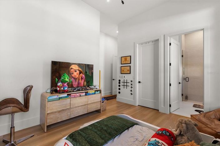 Image No.45-6 Bed House for sale