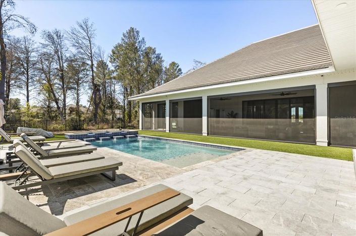 Image No.60-6 Bed House for sale