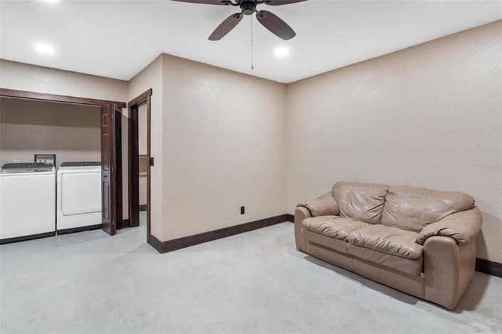 Image No.15-3 Bed House for sale