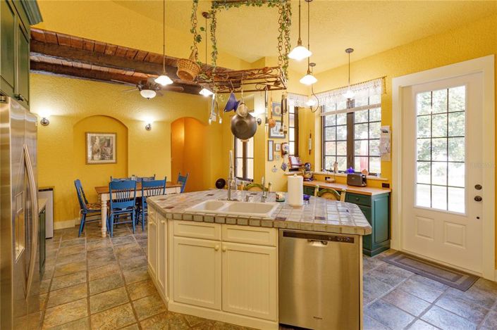 Image No.10-3 Bed House for sale