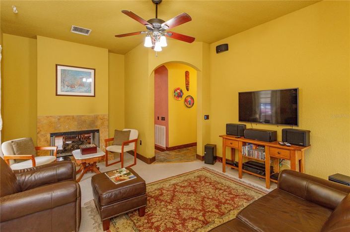 Image No.17-3 Bed House for sale