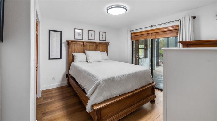 Image No.10-5 Bed House for sale