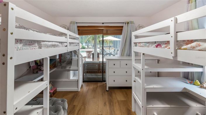 Image No.13-5 Bed House for sale