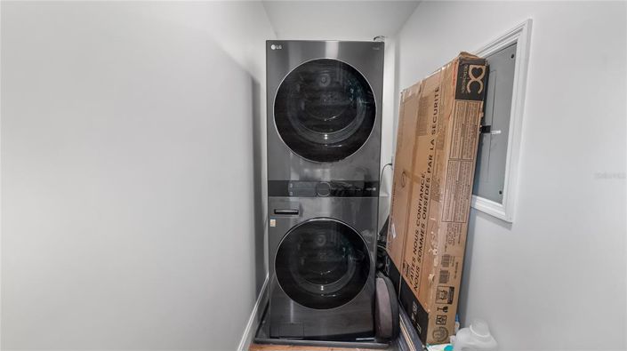 Image No.24-5 Bed House for sale