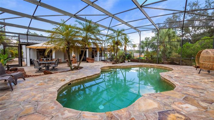 Image No.3-5 Bed House for sale