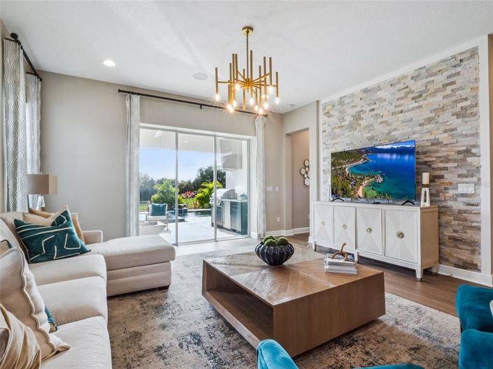 Image No.11-5 Bed House for sale