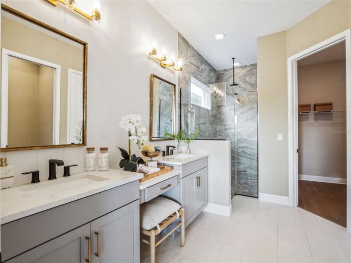 Image No.17-5 Bed House for sale