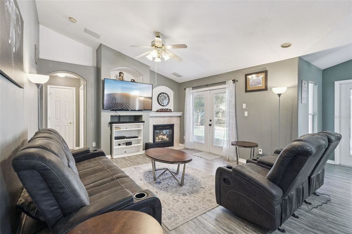 Image No.15-4 Bed House for sale