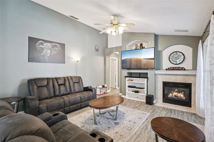 Image No.17-4 Bed House for sale