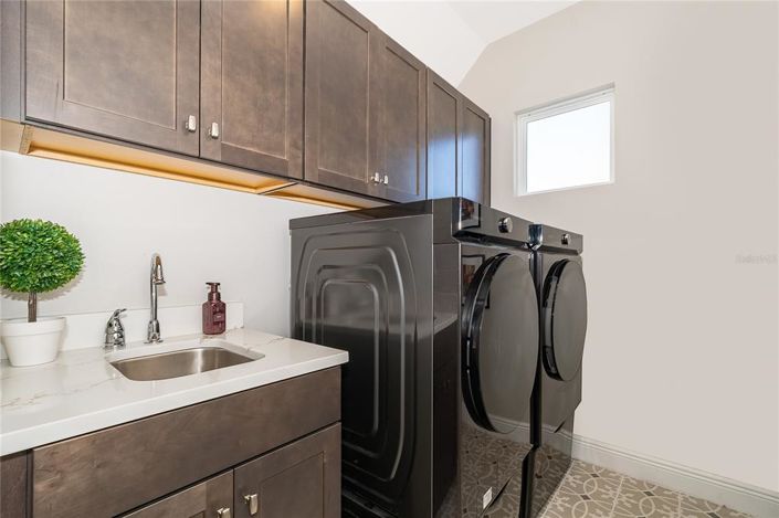 Image No.33-4 Bed House for sale