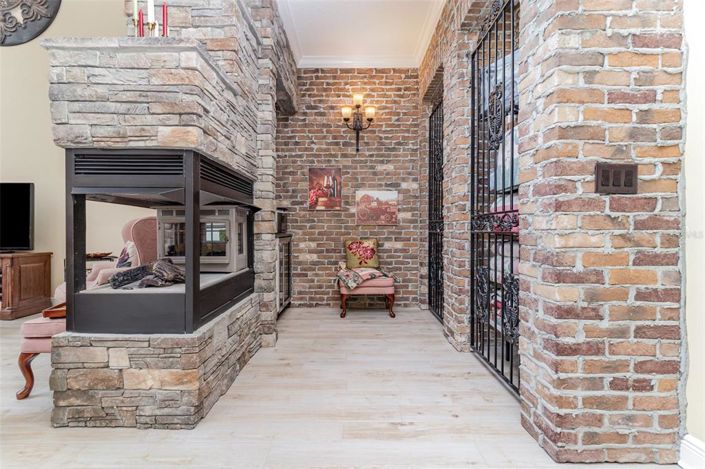 Image No.13-5 Bed House for sale