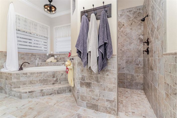 Image No.20-5 Bed House for sale