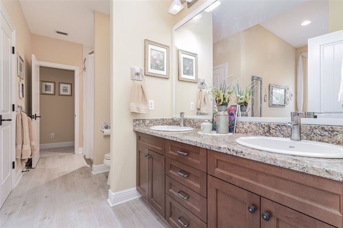 Image No.28-5 Bed House for sale