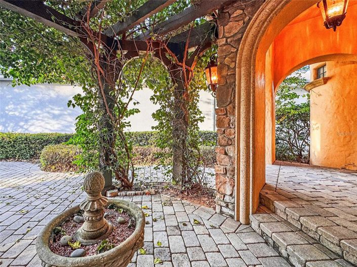 Image No.5-4 Bed House for sale