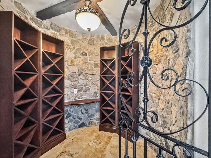 Image No.9-4 Bed House for sale