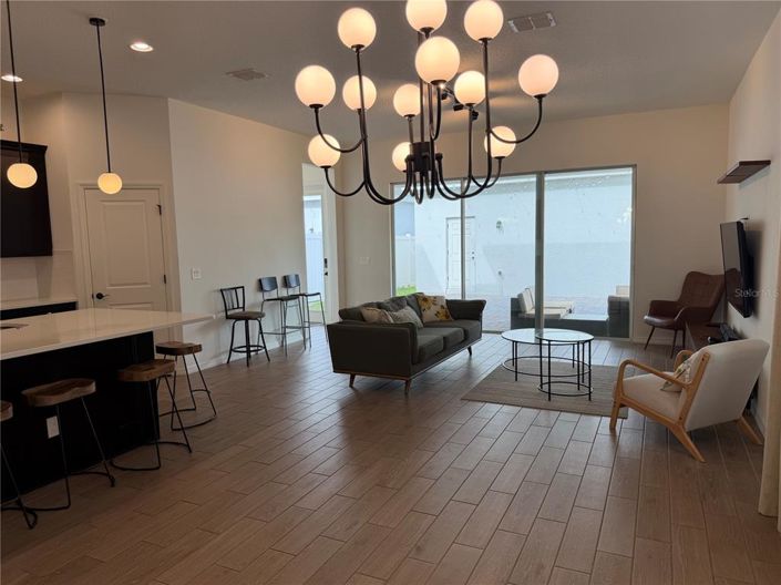 Image No.15-4 Bed House for sale