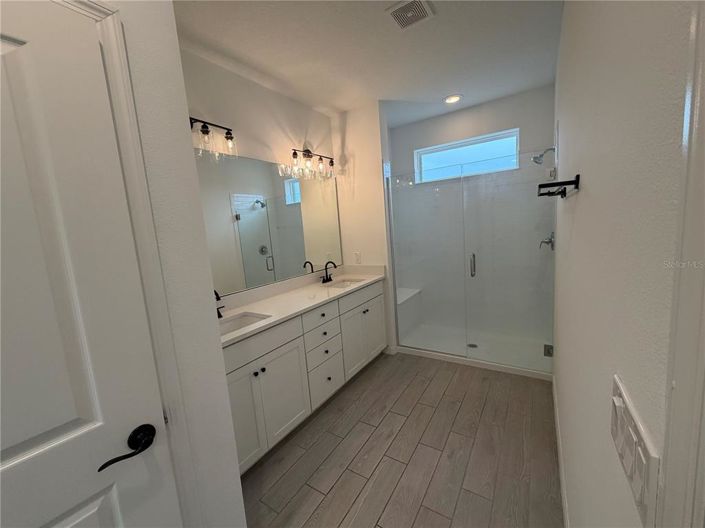 Image No.32-4 Bed House for sale