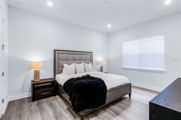 Image No.15-4 Bed House for sale