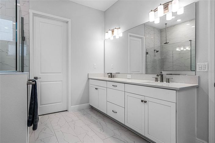 Image No.17-4 Bed House for sale