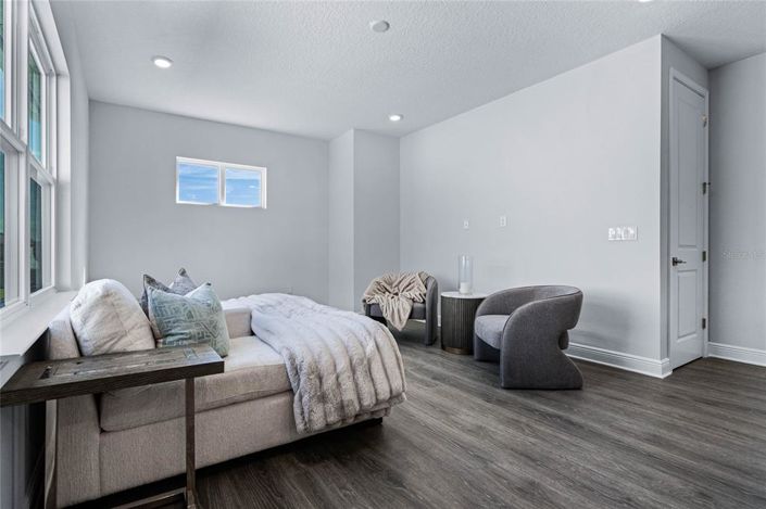 Image No.19-4 Bed House for sale