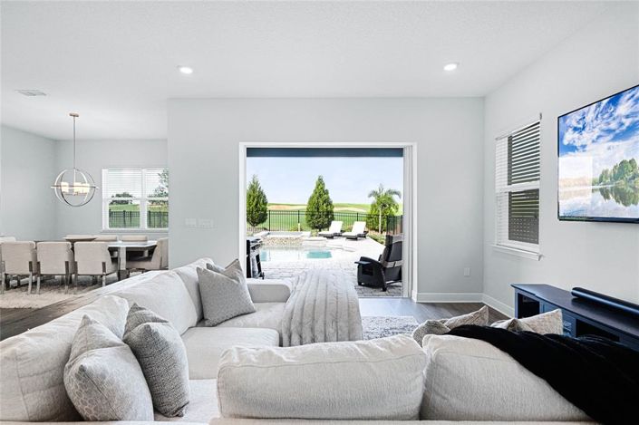 Image No.2-4 Bed House for sale