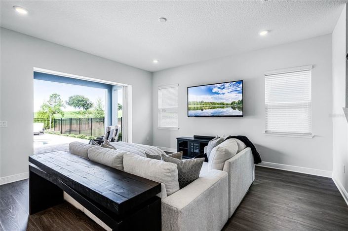 Image No.3-4 Bed House for sale