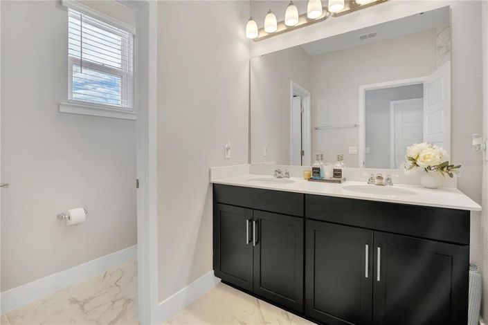 Image No.18-4 Bed House for sale