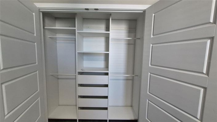 Image No.20-4 Bed House for sale