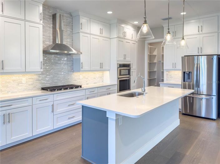 Image No.14-4 Bed House for sale