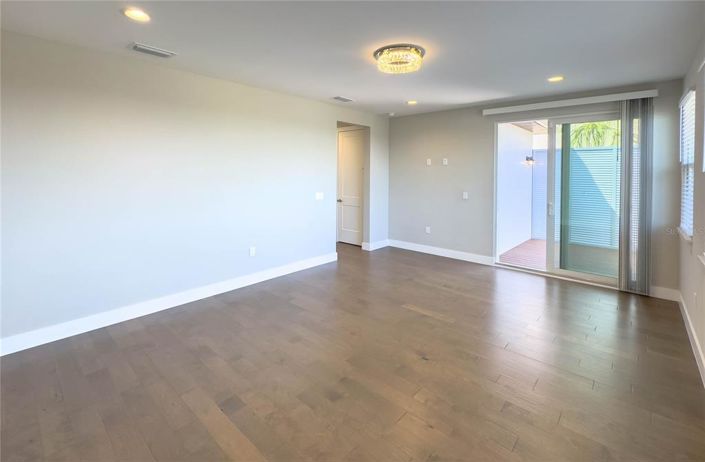 Image No.28-4 Bed House for sale