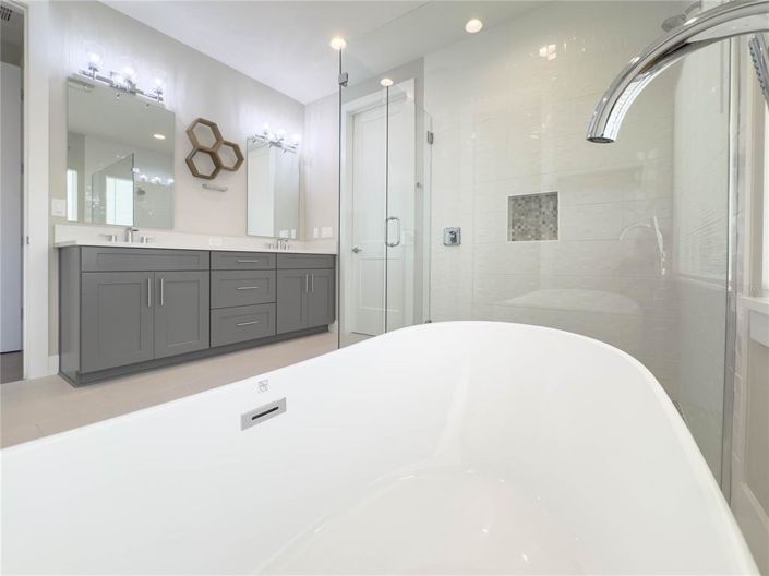 Image No.32-4 Bed House for sale