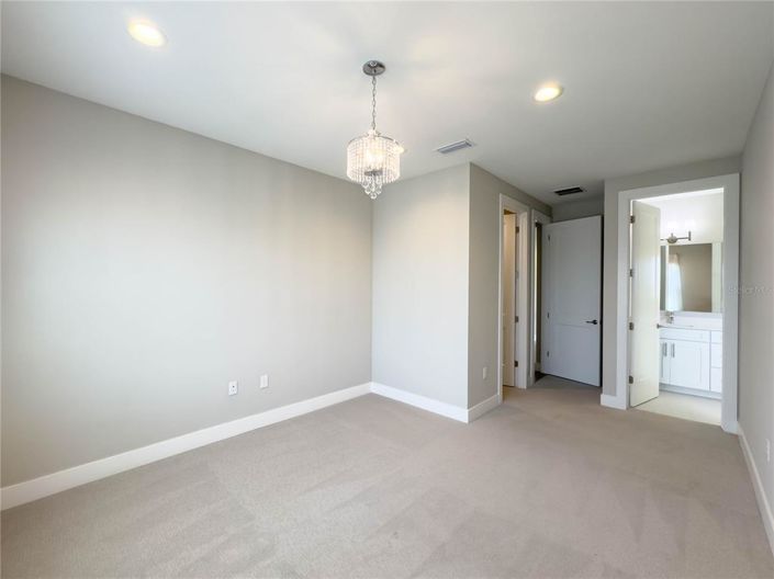 Image No.42-4 Bed House for sale