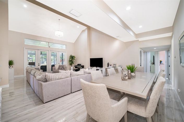 Image No.12-5 Bed House for sale