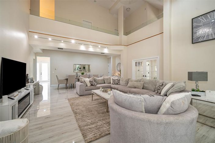 Image No.14-5 Bed House for sale