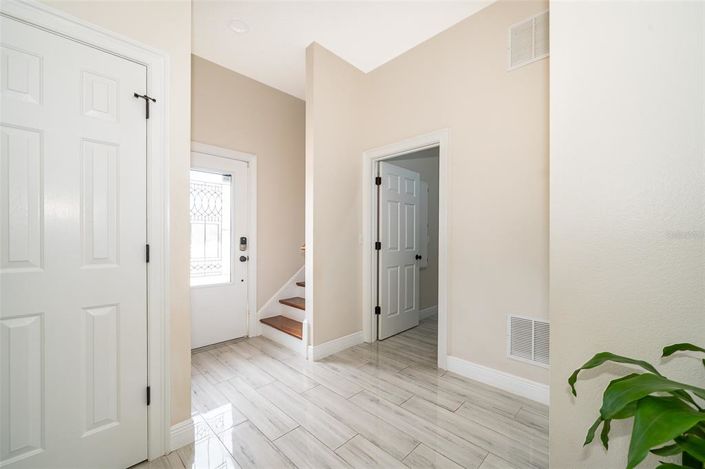 Image No.15-5 Bed House for sale