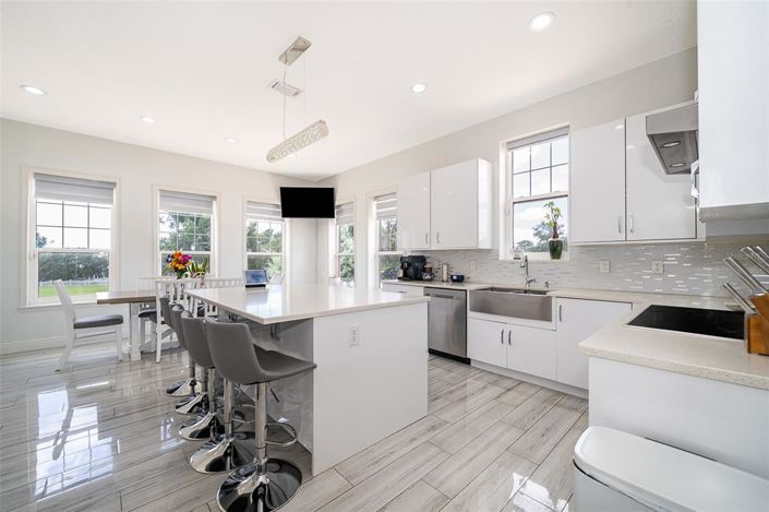 Image No.16-5 Bed House for sale