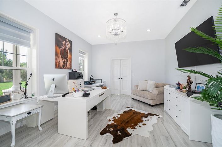 Image No.3-5 Bed House for sale