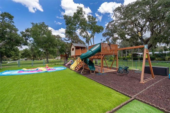 Image No.35-5 Bed House for sale