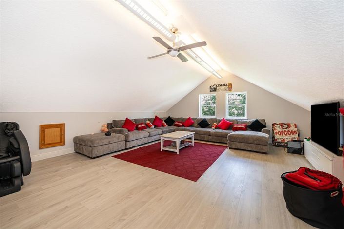 Image No.43-5 Bed House for sale