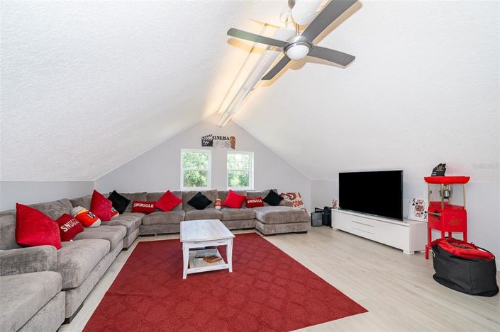 Image No.44-5 Bed House for sale