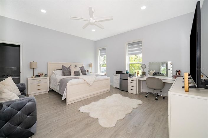 Image No.6-5 Bed House for sale