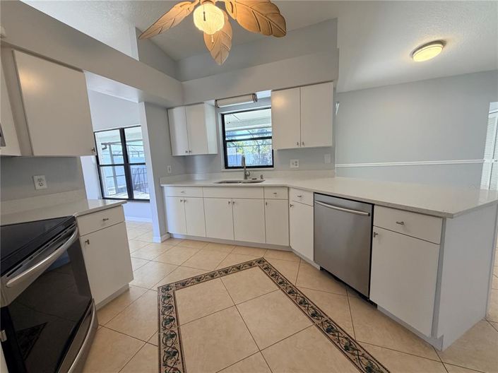 Image No.19-4 Bed House for sale