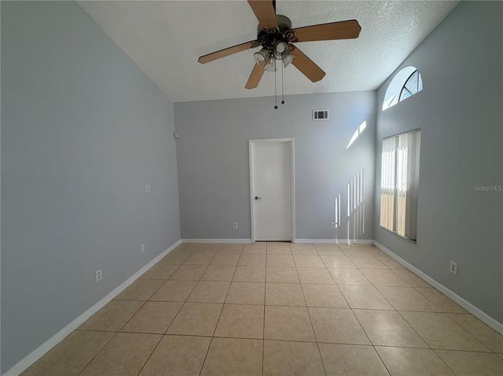 Image No.22-4 Bed House for sale