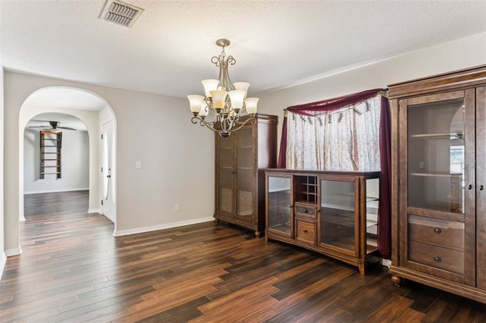 Image No.11-4 Bed House for sale